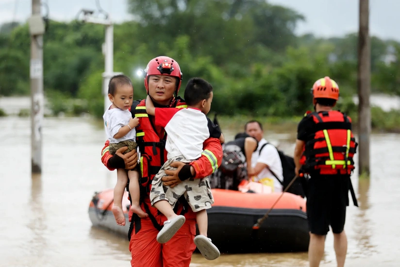 Çində qasırğa 30 nəfərin həyatına son qoyub