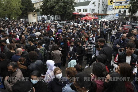 Orta məktəblərin yuxarı siniflərində və universitetlərdə dərslər başlayıb