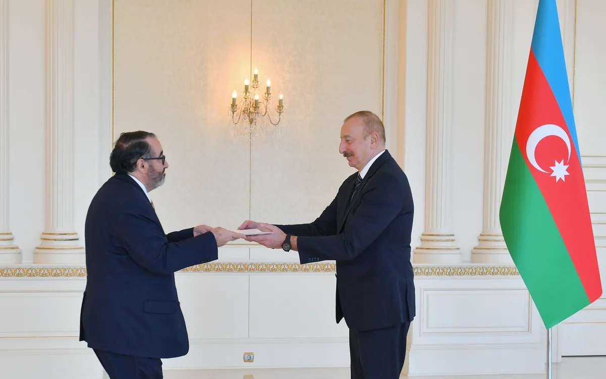 Perunun yeni səfiri etimadnaməsini Azərbaycan Prezidentinə təqdim edib - YENİLƏNİB