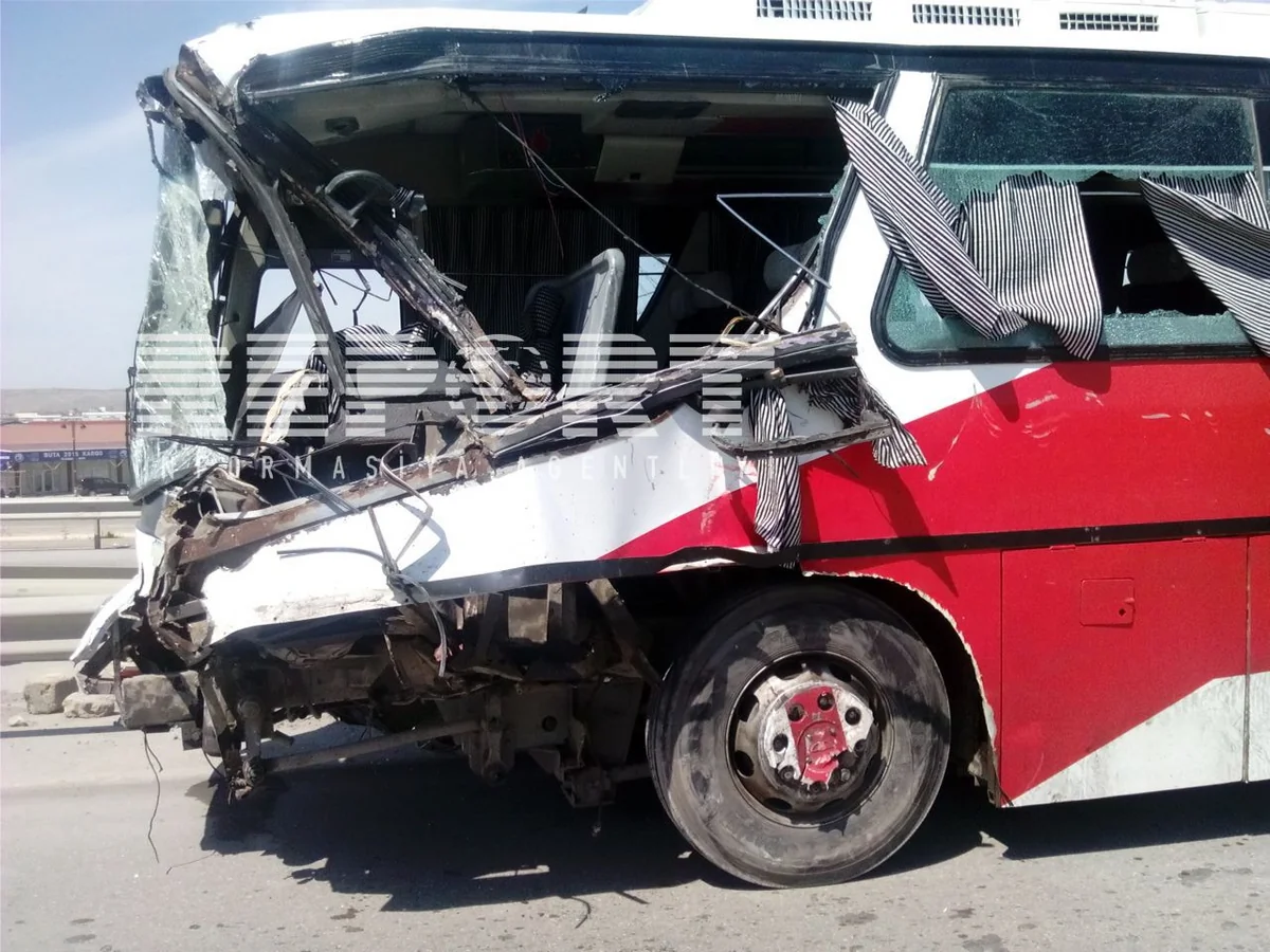 ​Bakıda baş verən qəzaya görə avtobus sürücüsü tutulub - FOTO