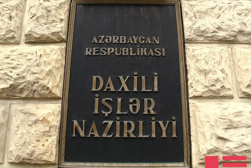 Nardaran qəsəbəsinin iki sakini saxladıqları silah-sursatı könüllü olaraq polisə təhvil veriblər