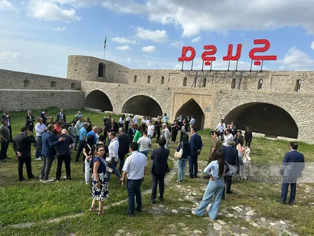 Qlobal Forumun iştirakçıları Şuşanın tarixi məkanları və əsrarəngiz təbiəti ilə tanış olublar