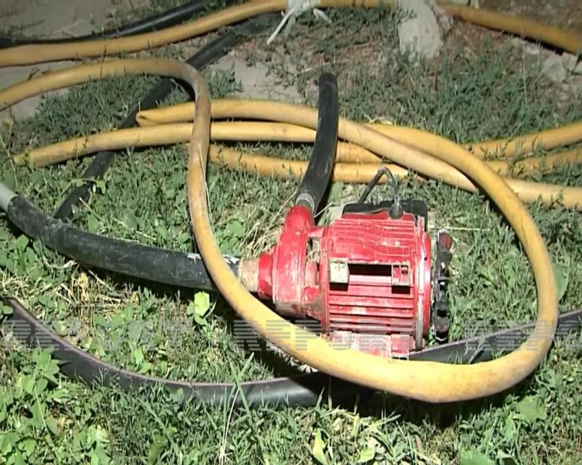 В Уджаре многодетного отца убило током