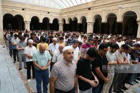 Bakıda bayram namazı qılınıb