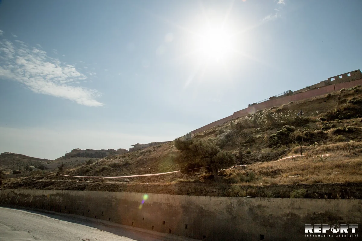 Badamdarda torpaq sürüşməsi baş verib, 8 ailəyə evlərini tərk etməklə bağlı xəbərdarlıq olunub - FOTOREPORTAJ - VİDEO - YENİLƏNİB