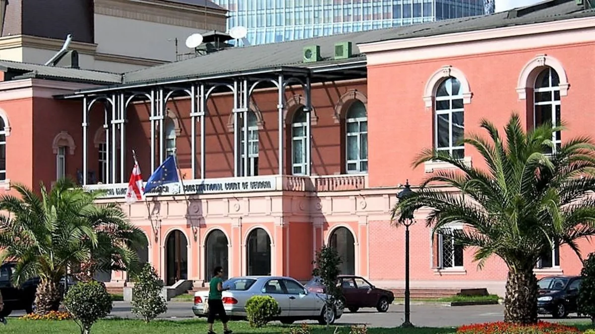 Gürcüstanın Konstitusiya Məhkəməsi prezidentin iddiasına baxacaq