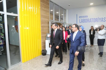 Selçuk Bayraktar Bilim Bakı mərkəzinin işi ilə tanış olub