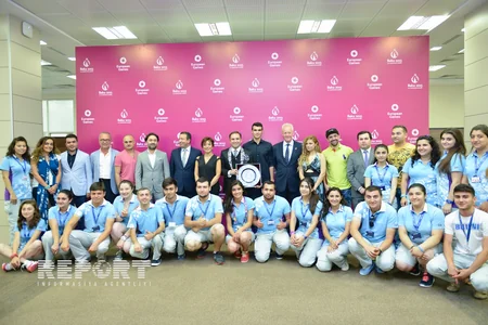 ​“Bakı 2015”in Ulduz Elçilərinə xatirə hədiyyələri təqdim olunub