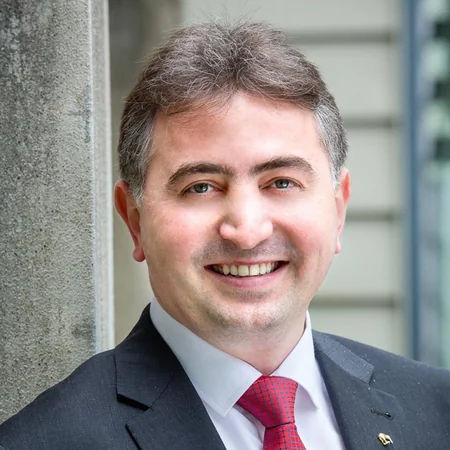 Yeni Zelandiyada yaşayan azərbaycanlı deputatlığa namizədliyini irəli sürüb