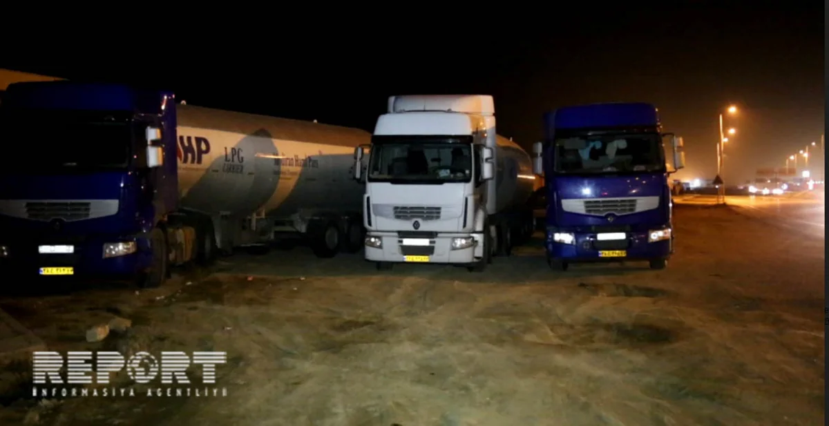 Bakıda Türkiyə və İran vətəndaşları olan sürücülər arasında kütləvi dava olub, xəsarət alanlar var - FOTO