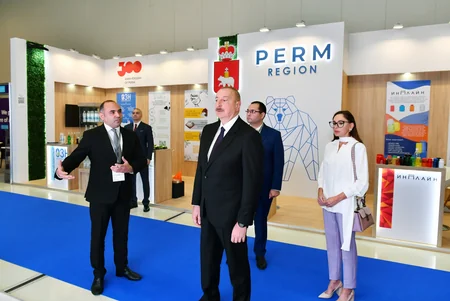 Президент и первая леди ознакомились с XVI выставкой Caspian Agro и XXVIII выставкой InterFood Azerbaijan