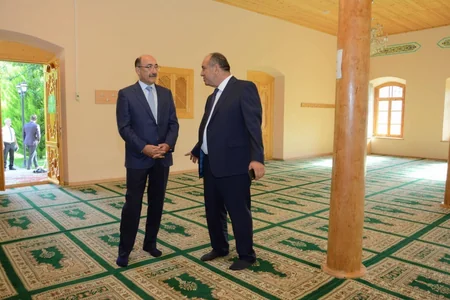 Nazir Qaxda mədəniyyət müəssisələri və tarixi tikililərin vəziyyəti ilə tanış olub