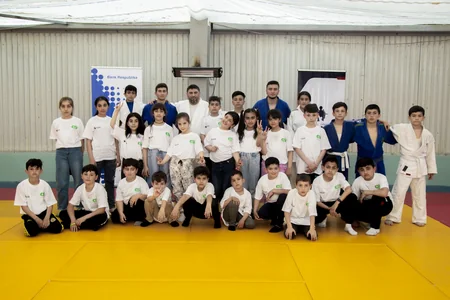 “Bank Respublika” Uşaqların Beynəlxalq Müdafiəsi Günü ərəfəsində şəhid övladlarını sevindirib