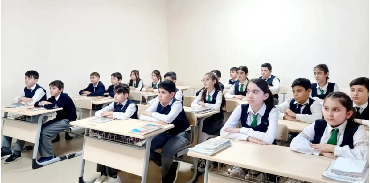 Naxçıvanda şagirdlər yeni tədris ilində əvvəlki illərdə istifadə olunan məktəbli formasını geyinə biləcəklər