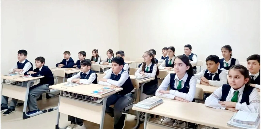 Naxçıvanda şagirdlər yeni tədris ilində əvvəlki illərdə istifadə olunan məktəbli formasını geyinə biləcəklər