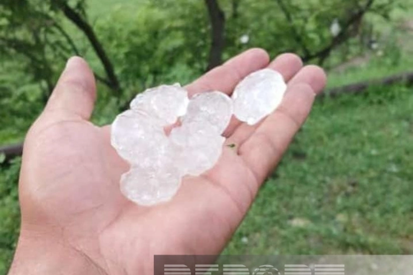 Goranboya güclü dolu düşüb