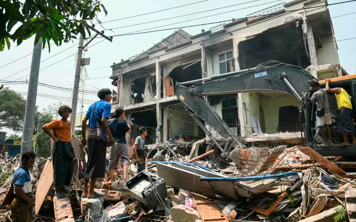 Myanmar quake death toll hits 1,700 as aid scramble intensifies