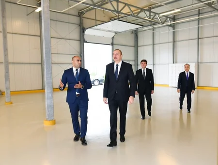 Prezident Qəbələdə gülçülük istixanası ilə tanış olub - YENİLƏNİB