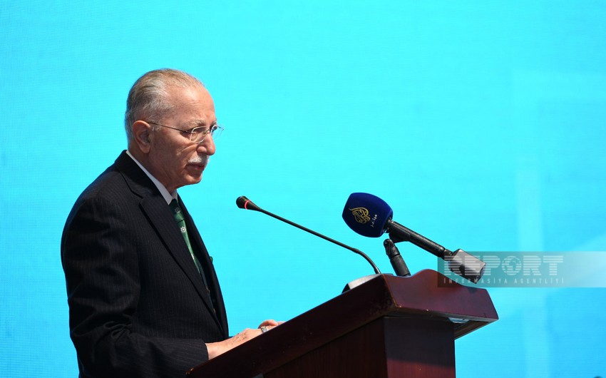 Ekmələddin İhsanoğlu: “İslamofobiya dünya üçün ciddi təhlükədir”