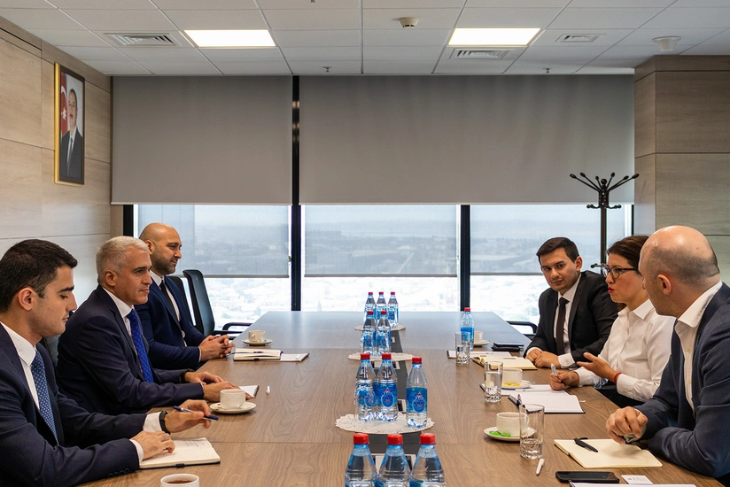 Azerbaijan, EBRD mull future co-op in energy sector