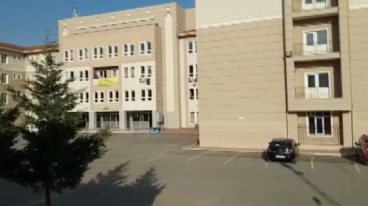 В Стамбуле неизвестный напал на школу, есть погибший и раненые