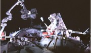 Китайские тайконавты совершили 8-часовой выход в открытый космос