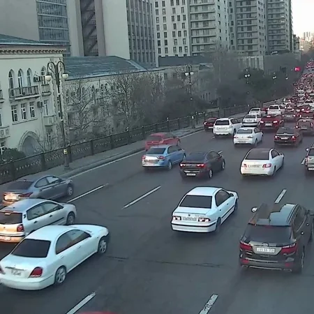 Bakının bir sıra yollarında tıxac var - SİYAHI