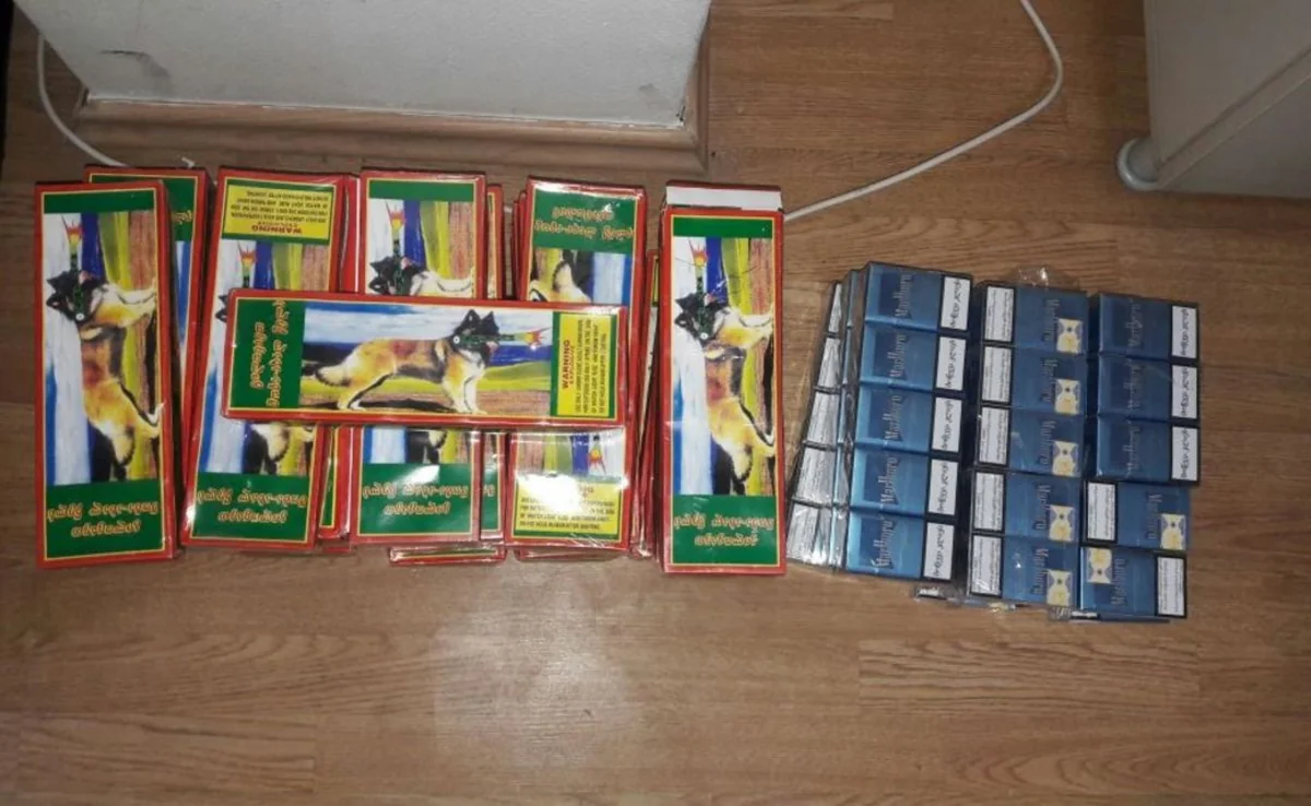 Azərbaycan gömrükçüləri avtomobildən pirotexniki vasitə və siqaretlər aşkar edib