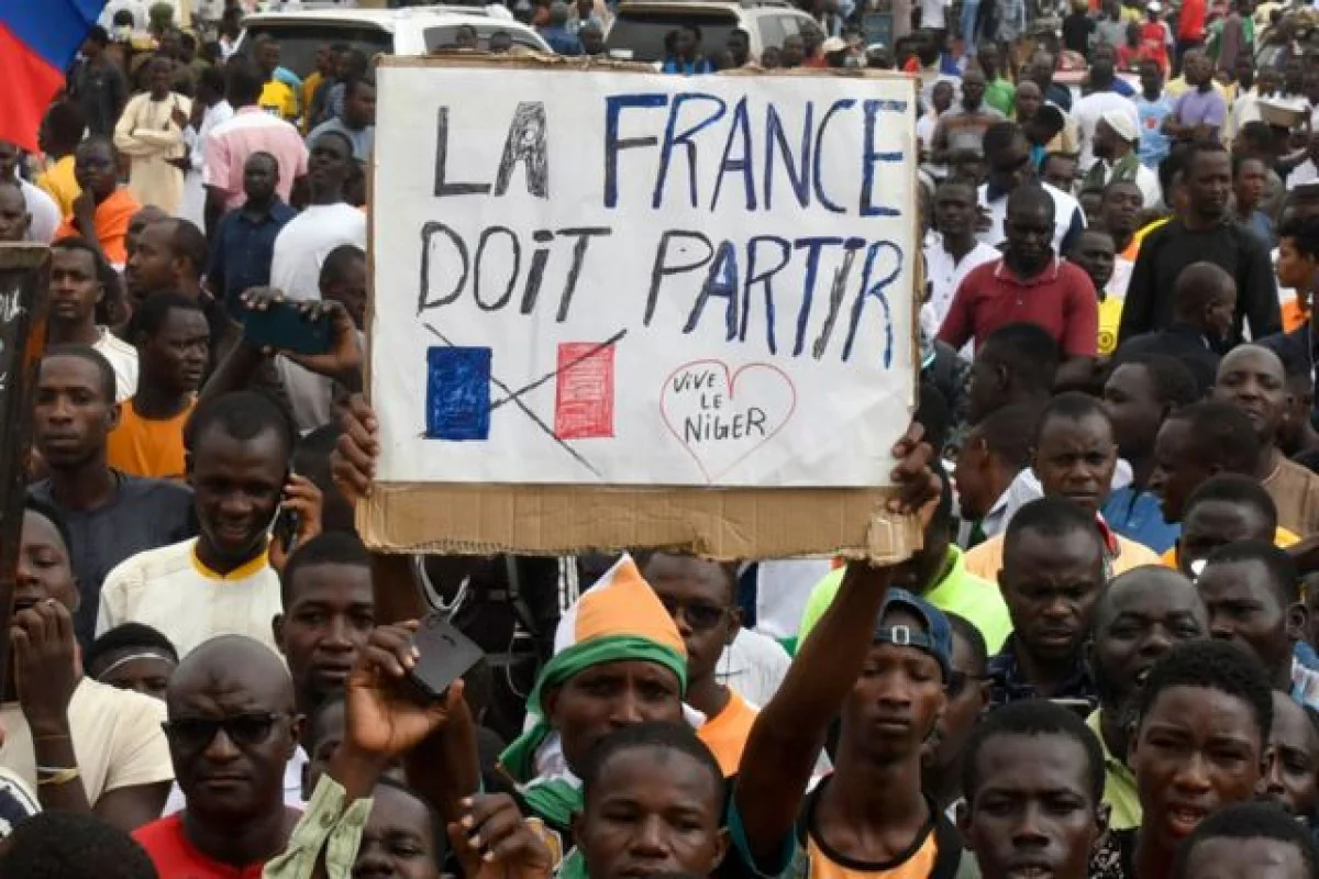 Nigerdə Fransa səfirinə ölkəni tərk etməsi üçün iki gün vaxt verilib