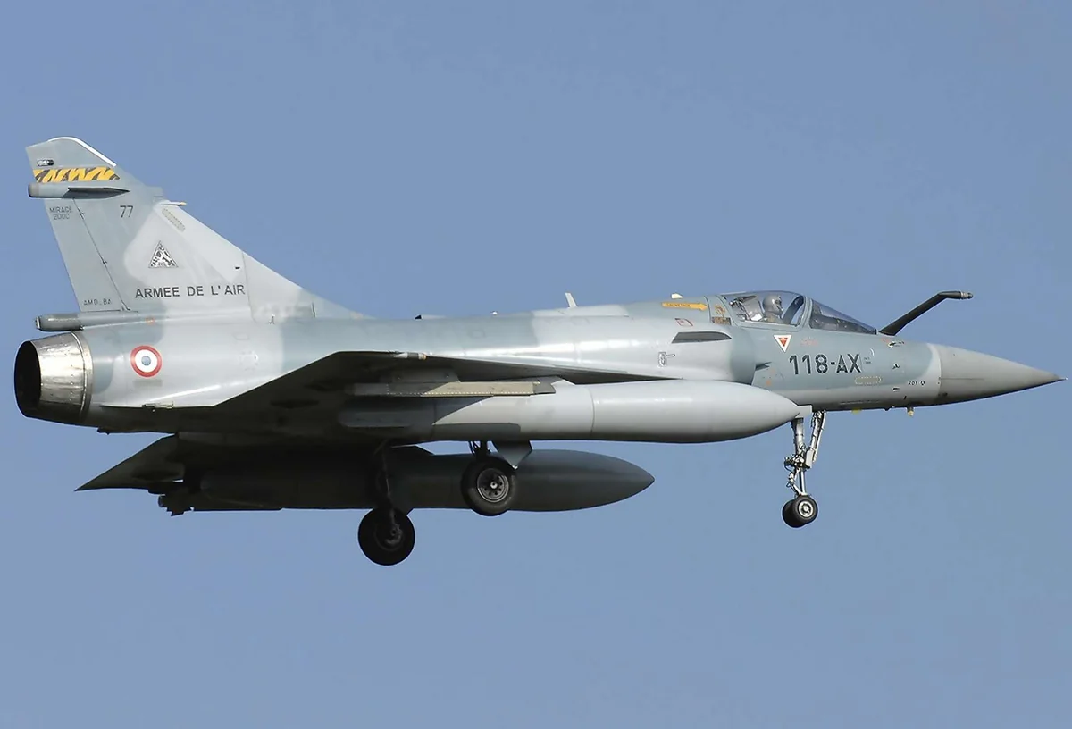 В Греции пилот истребителя Mirage 2000-5 катапультировался после посадки