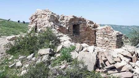Sheikh Heydar Mausoleum in Xizi falls into disrepair