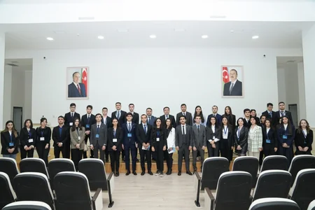 Bakıda Diplomatiya Könüllüləri üçün diplomatiya həftəsi təşkil olunub