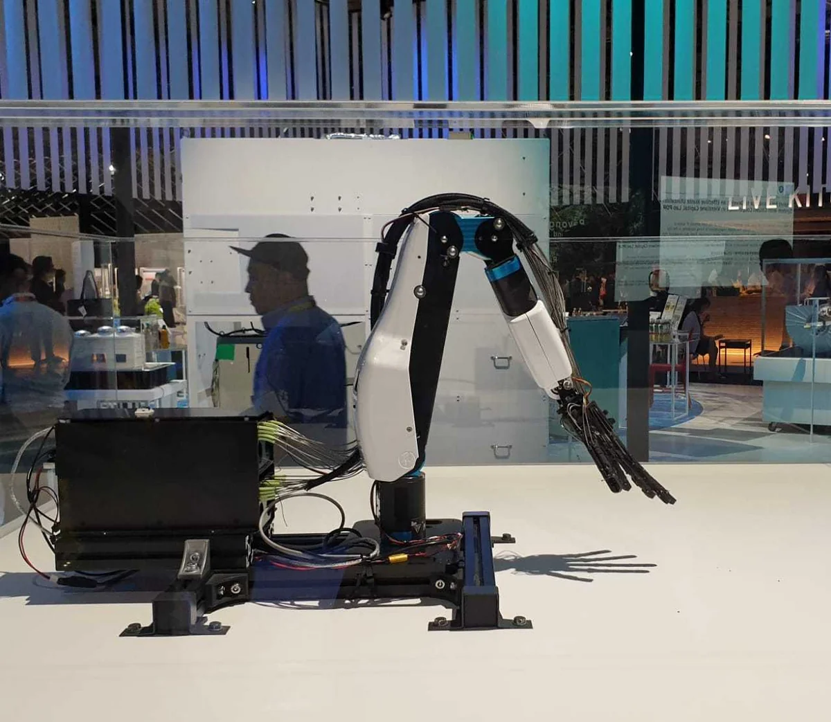 Çin koronavirusa görə robot yaradır