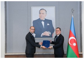 Israel's incoming ambassador presents copy of his credentials to Azerbaijan's foreign minister