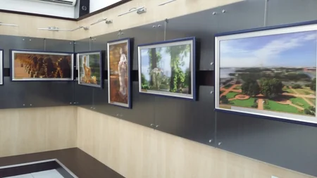 В Баку открылась фотовыставка Объемный Санкт-Петербург