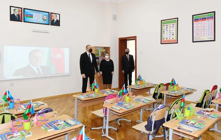 Prezident Bakıda yeni tikilən iki məktəbdə yaradılan şəraitlə tanış olub