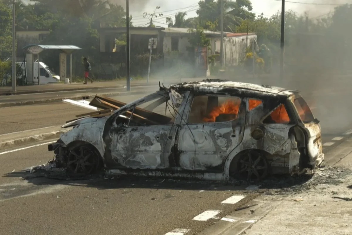 Unrest in Martinique: 12 gendarmes injured amid ongoing protests