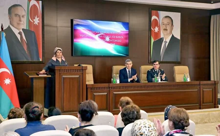 Azərbaycan vətəndaşlığına qəbul edilən 74 nəfərin andiçmə mərasimi olub
