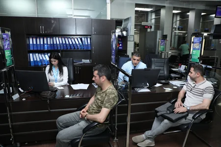 Вкладчики Günay Bank получают компенсации