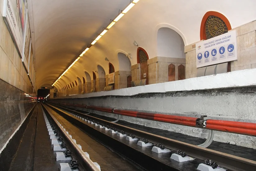 Bakı metrosunda ilk dəfə yollar dəmir-beton bloklar üzərində qurulub