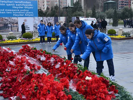 ​AFFA-nın əməkdaşları Ana harayı abidəsini ziyarət edib