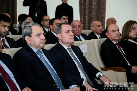 Doktorantların və gənc tədqiqatçıların Nəsimiyə həsr olunan elmi konfransı başlayıb