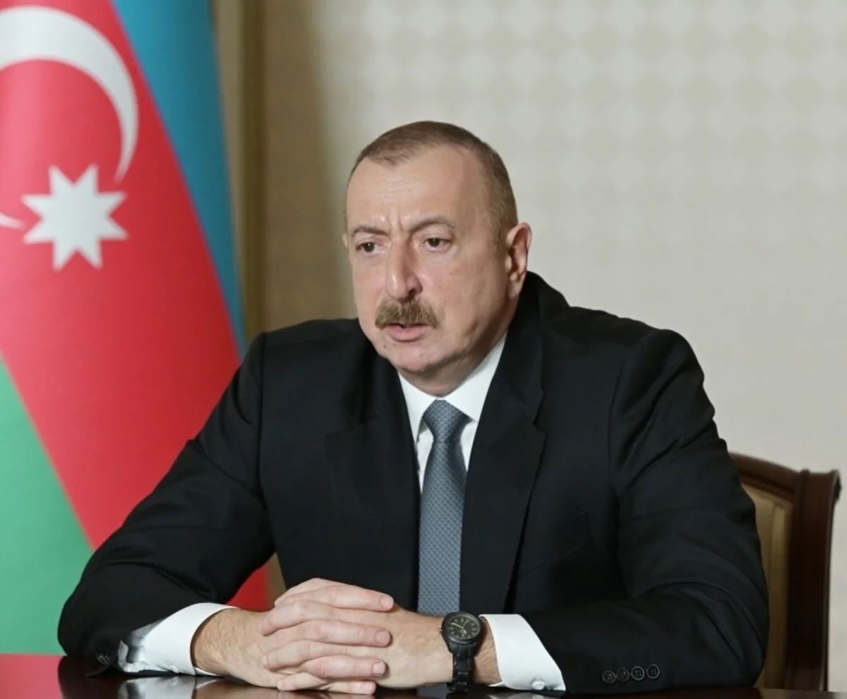 Dövlət başçısı: Bəzi məmurlar sahibkarların gəlirlərinə göz dikirlər