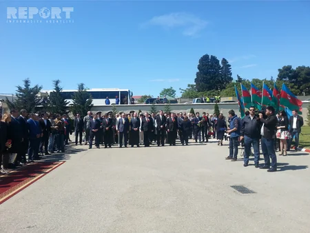 MDB ölkələrinin səfirləri Bakıda hərbi şərəf Memorialına gül çələngi qoyub