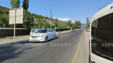 Şəkidə İnkassator və VAZ toqquşub, xəsarət alanlar var