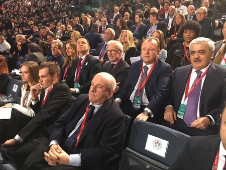 Rövnəq Abdullayev Böyük Dəbilqə turnirinin mükafatlandırma mərasimində iştirak edib