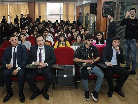 Avropa Liqasının final oyunu ilə əlaqədar daha bir universitetdə tələbələrlə görüş keçirilib