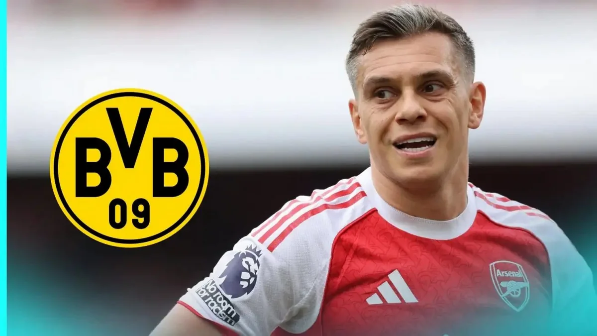 Borussia Dortmund weigh up move for Arsenal winger