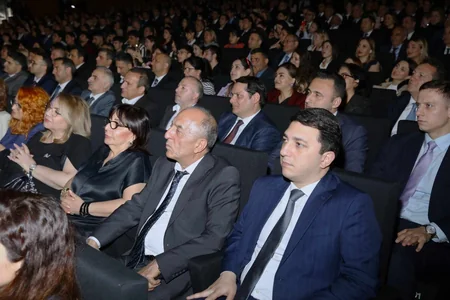 Azərbaycan Həmkarlar İttifaqları Konfederasiyası Sən elə bir zirvəsən adlı tədbir təşkil edib