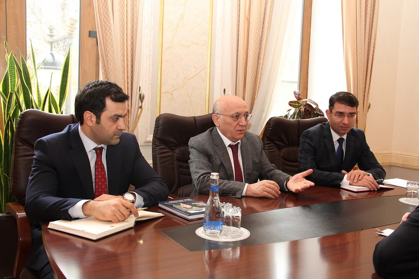 Mübariz Qurbanlı Türkiyənin Azərbaycandakı səfiri ilə görüşüb